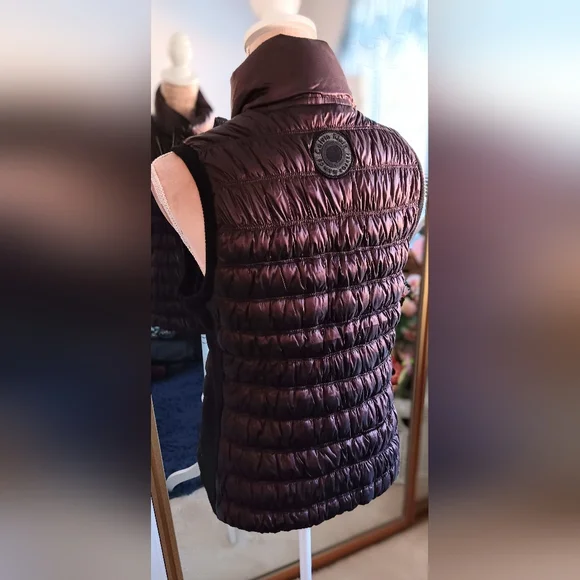 Calvin Klein~Women's Performance Down Quilted Purple Black Puffer Vest - Picture 2 of 12